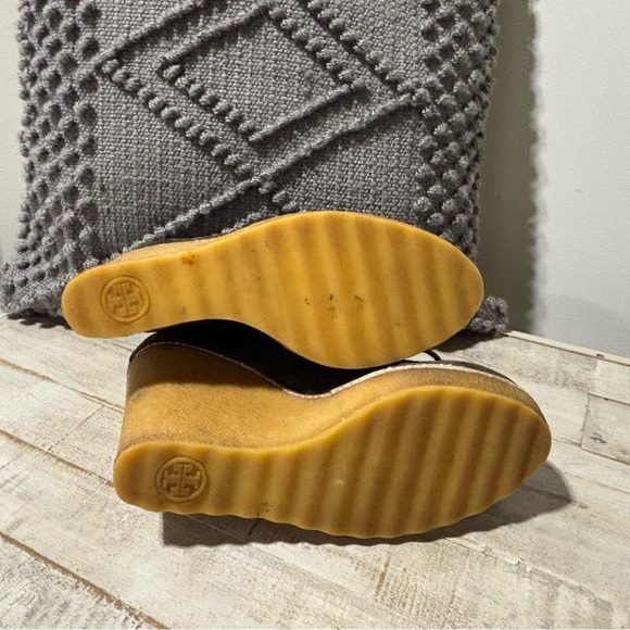 ❤️Tory Burch Vicki Olive Wedge Booties-Sz 10.5 - Picture 4 of 5